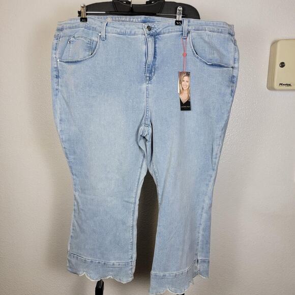 Laurie Felt | Women Daisy Crop Flare - Picture 1 of 6